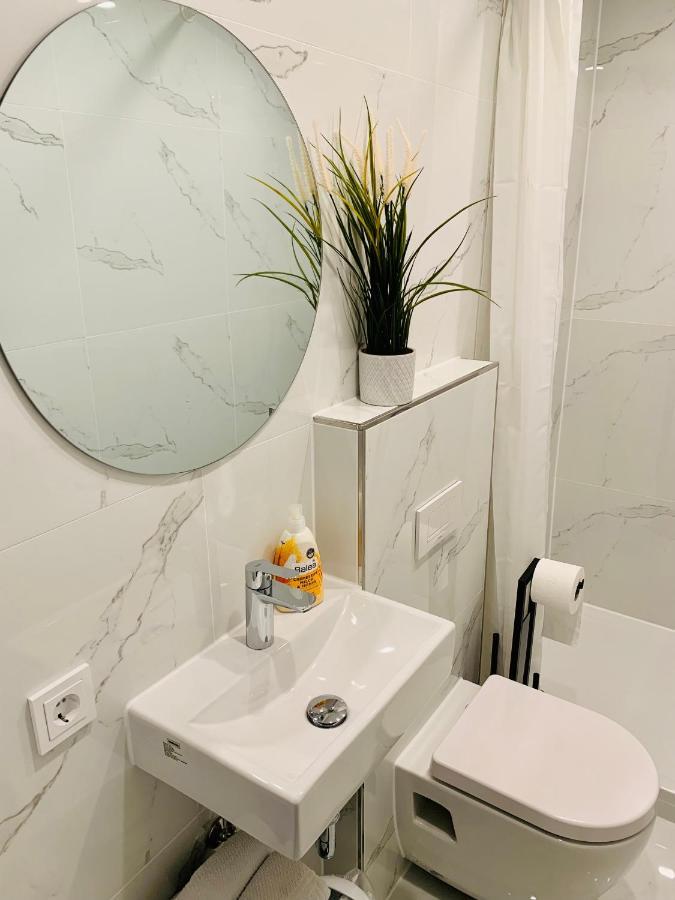Gaestehaus Zur Uni Klinik Exklusives Apartment Mit Kueche Und Badezimmer Гомбург Екстер'єр фото