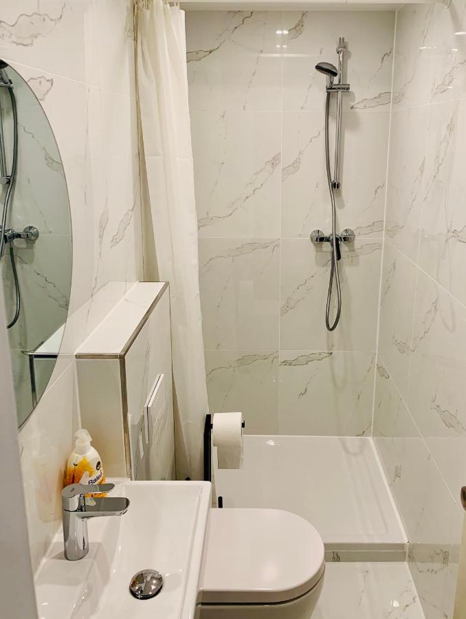 Gaestehaus Zur Uni Klinik Exklusives Apartment Mit Kueche Und Badezimmer Гомбург Екстер'єр фото